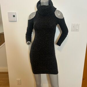 Chic charcoal Cold Shoulder Mini dress❤️M